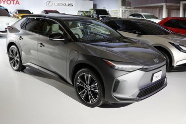Toyota BZ4X er SUV på RAV4-størrelse og bliver den første. Den kommer inden sommerferien 2022