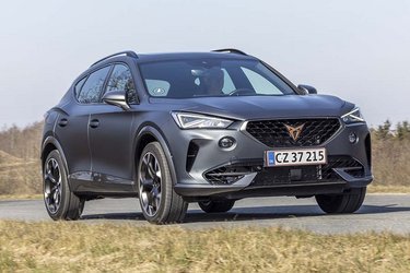 Cupra Formentor er en yderst vellykket SUV af den lidt lavere type, men med en god indretning. Her er den testet i VZ-udgaven med 310 hk i en udgave med en benzinmotor og ingen hybrid-teknik.