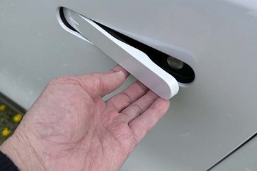 Dørhåndtagene glider ud, når man låser bilen op.