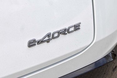 Navnet e4orce henviser til, at der her er tale om den firehjulstrukne variant af Nissan Ariya. Den har en motor for og bag og yder i alt op til 388 hk.