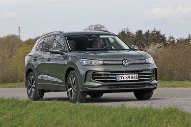 Den populære Tiguan har i år fået et facelift. Det er ikke meget nyt, man ser udvendigt, men indvendigt er bilen opdateret med al den nye teknik fra VW-koncernen.