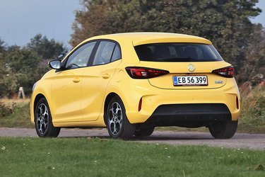 MG 3 findes kun som femdørs hatchback og blot med én motorvariant. Vælger du Standard- eller Comfort-versionerne, er bilen hvid. Vil du have farve på (og sædevarme), skal du købe topmodellen Luxury til 249.999 kr.