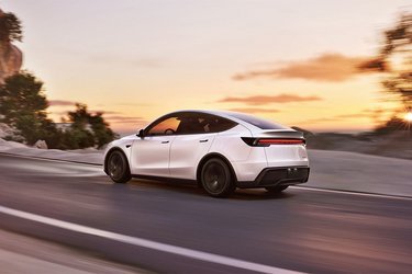 Tesla Model Y årgang 2025