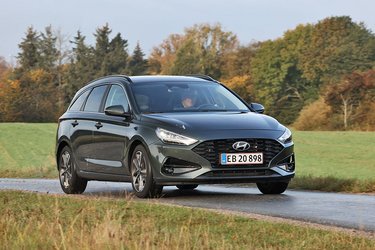 Fortil har denne nyeste udgave af Hyundai i30 bl.a. fået LED-forlygter som standard.