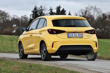 Der er tale om en femdørs hatchback med traditionelt design. Bilen er 411 cm lang og har et bagagerum på 241 liter.