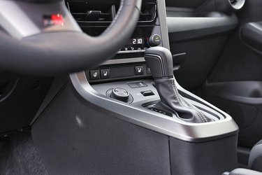 Nyt i den opdaterede GR Yaris er muligheden for et ottetrins automatgear, som Toyota bruger i det japanske rallymesterskab. De siger også, at man vil være hurtigere på bane i forhold til versionen med manuelt gear.  