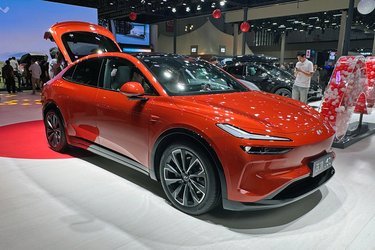 Nio er klar med to nye, billigere mærker. Her er det Onvo L60, som er en lav SUV eller høj hatchback. Onvo kan skifte batteri lige som Nio.