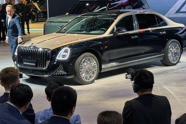 Hongqi lancerer en ny top-top-version fra undermærket Guoya. Bilen, der er i klasse med Rolls-Royce og Mercedes-Maybach, skal eksporteres til bl.a. Mellemøsten, men ikke Europa.1 