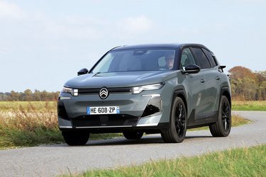 Aircross-betegnelsen overtager stafetten fra de tidligere MPV-modeller med tilnavne som C4 Picasso og C4 Spacetourer. Der er tale om en SUV-model med et traditionelt og ikke justerbart bagsæde med tre pladser. 