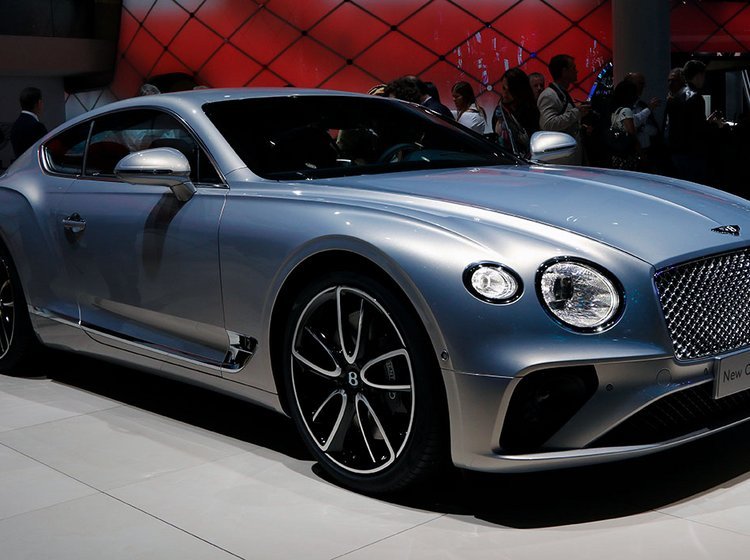 Ingen smalle steder. Bentley er klar med tredje generation af sin store coupé.