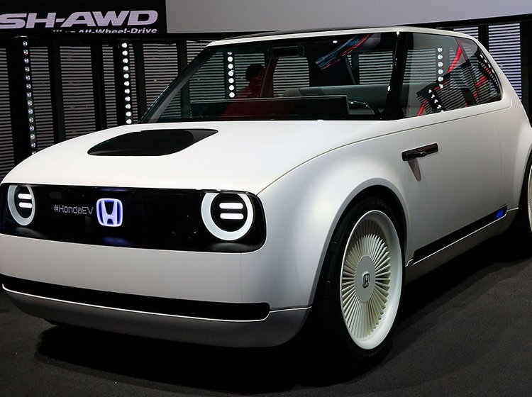 Honda viste i Frankfurt sin første moderne elbil, der lanceres om to år. Honda Urban EV, lyder navnet.