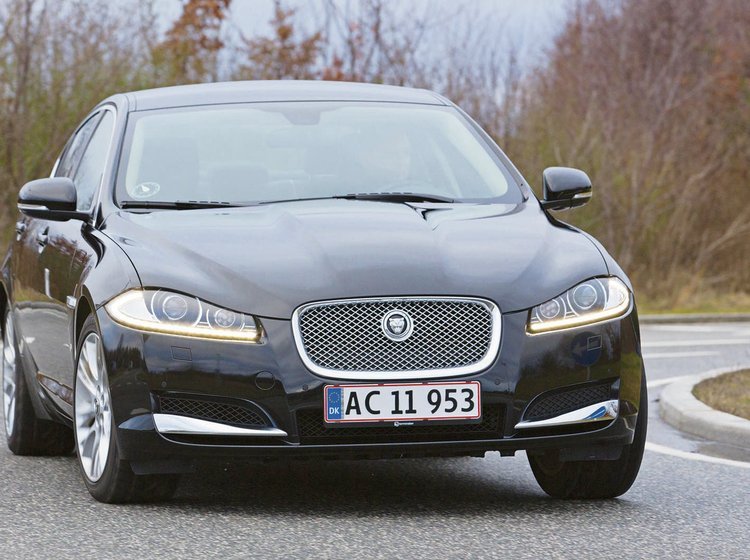 Jaguar XF forfra