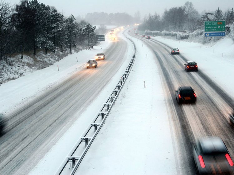 Dagene omkring jul er traditionelt nogle af årets travleste på vejene. 