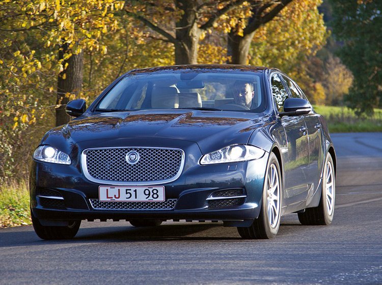 Jaguar XJ forfra