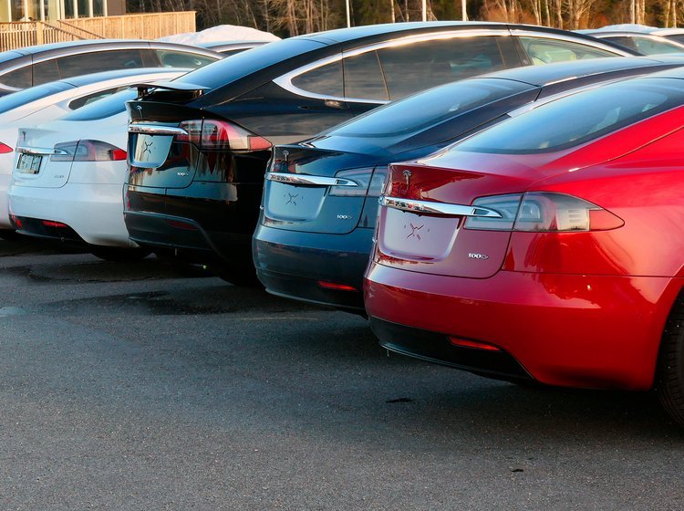 Salget af elbiler boomer. Tesla fører for tiden blandt de elektriske.