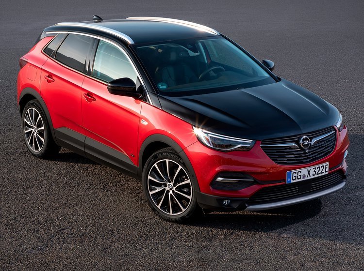 Opel Grandland X som plugin-hybrid yder op til 300 hk.
