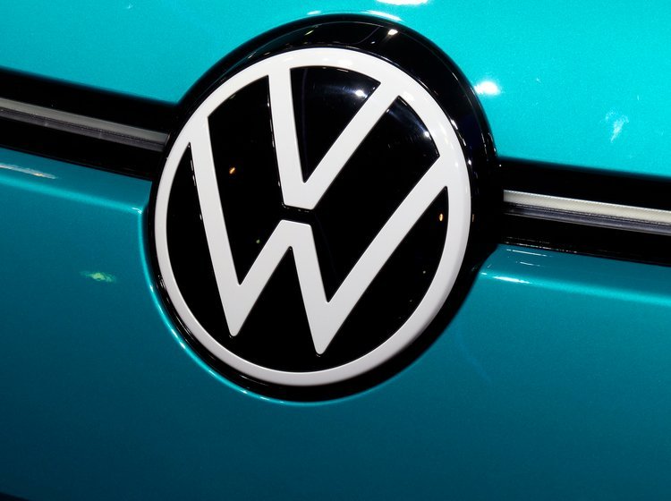 VWs nye logo - på fronten af elbilen ID.3.