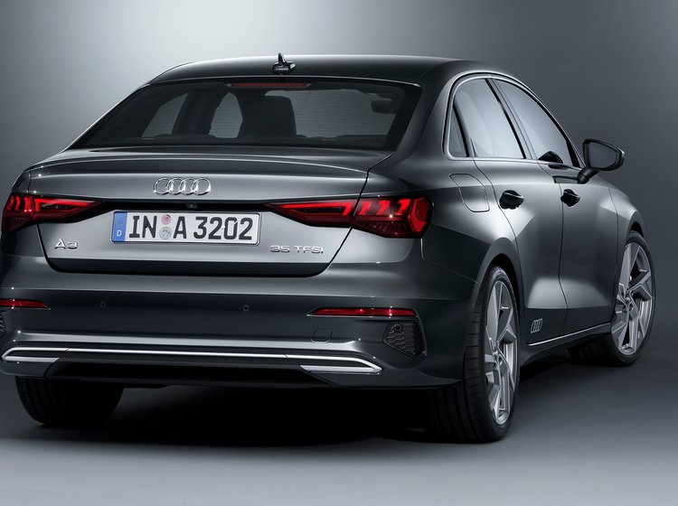 Audi A3 i den nye generation kommer nu som sedan.