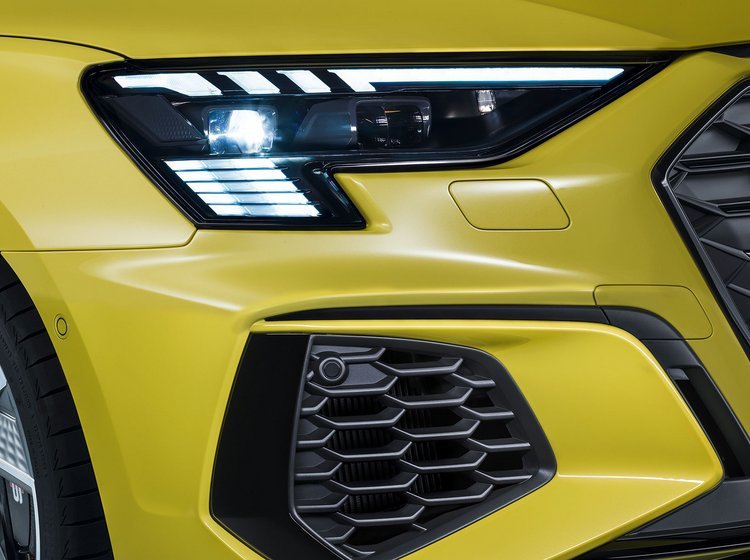 OLED-teknologien kan benyttes til alle bilens lygter. Her er det kørelyset på den nye Audi A3, der er opbygget med OLED-dioder, der kan ændre form udstyrsvariant,