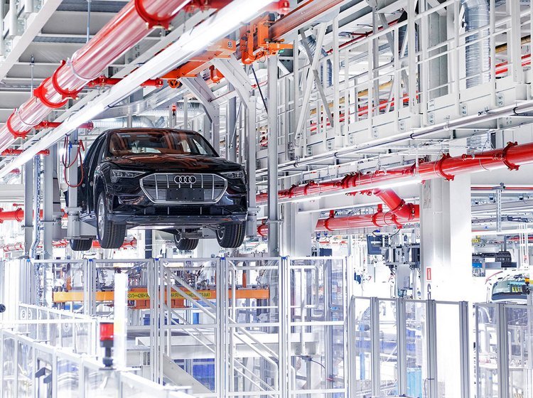 En ny målsætning fra Audi skal sikre at alle mærkets bilfabrikker bliver CO2-neutrale i 2025. Allerede nu lever denne fabrik i Ungarn op til de nye må.