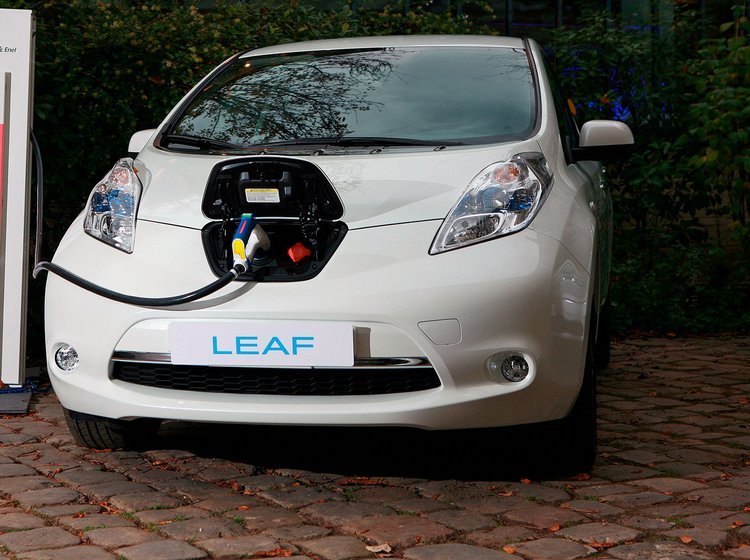 Nissan Leaf er designet til at sende strømmen baglæns.