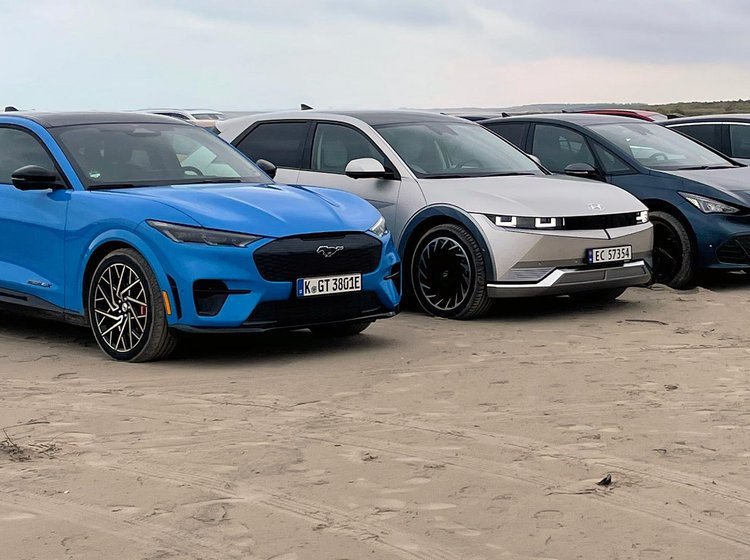 Mange elbiler stiller op til Årets Bil i Danmark 2022.