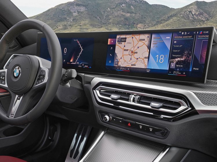 BMW 3-serie får ved faceliftet en helt ny og væsentlig større skærmløsning.