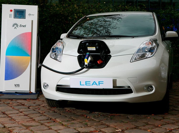 Nissan Leaf og eNV200 kan sende strømmen begge veje, V2G kaldes det.