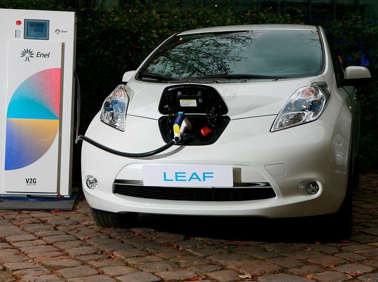 I Nissan Leaf og eNV200 kan strømmen løbe begge veje.