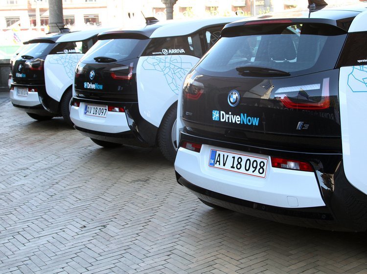 Tre Share Now-biler - BMW i3 - set bagfra.