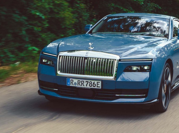 Rolls-Royce Spectre set forfra