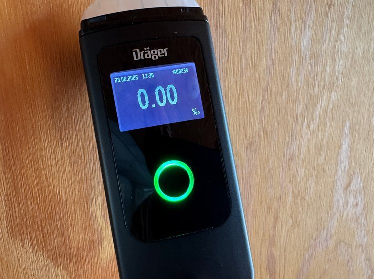 Alkoholmeter der viser 0,00 promille.