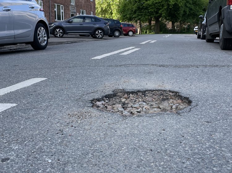 Store huller i vejene