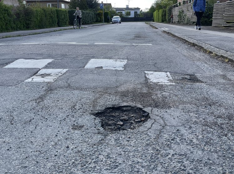 For mange huller i vejene