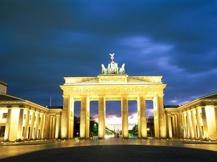 Optakten til cykelløbet BerlinCopenhagen bliver forhåbentlig en smuk aftenstemning i Berlin, her Brandenburger Tor