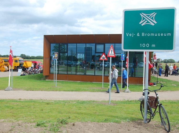 Danmarks Vej- & Bromuseum ved åbningen 21. juni 2011.
