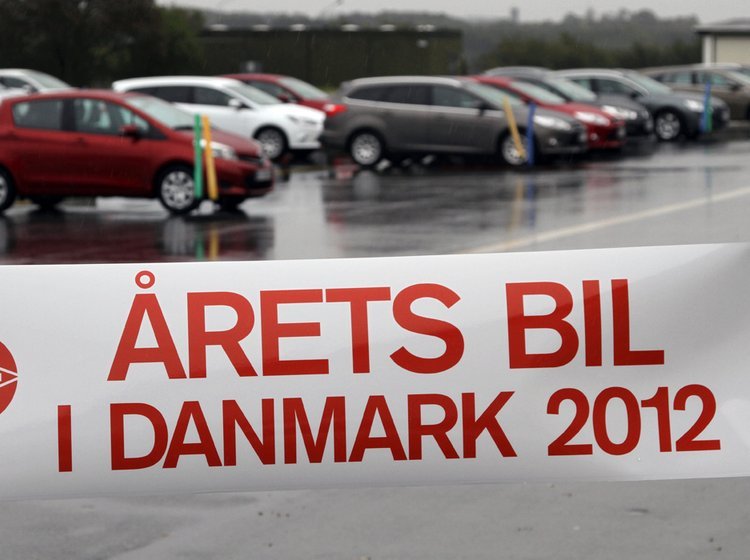 I 2011 blev Opel Ampera kåret til "Årets Bil i Danmark 2012". Sidst i oktober afgøres, hvem der skal have titlen for 2013.