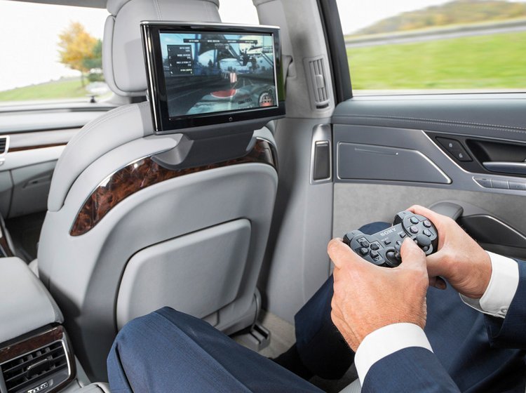 Online-computerspil i høj kvalitet bliver en mulighed i kommende Audi'er. Her fra en A8.