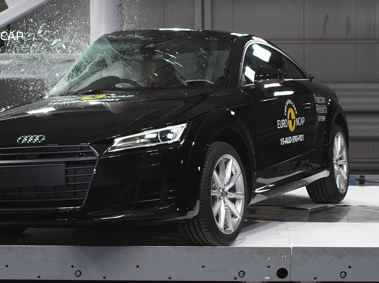 Blandt andet en manglende AEB koster den nye Audi TT den femte Euro NCAP-stjerne i årets første test. Ikke godt nok, mener FDM