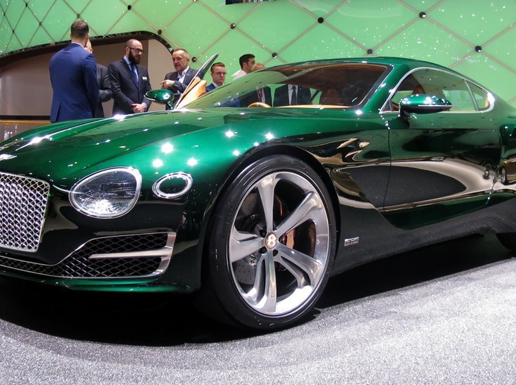 Bentley EXP10 Speed 6 er en konceptbil, men der ser særdeles færdig ud.