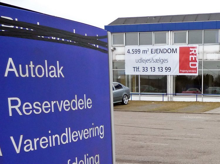 152 bil- og motorcykelforhandlere måtte dreje nøglen om i 2012.