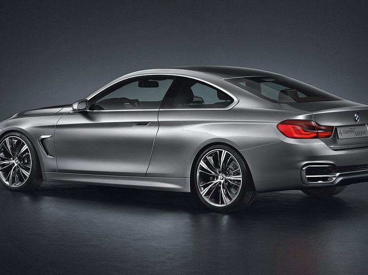 Den nye BMW 4 coupé deler teknik med 3-serien, men har fået sit helt eget design og egne proportioner.