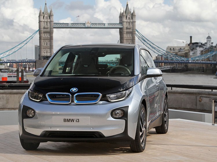 BMW har afsløret sin nye i3 i London.