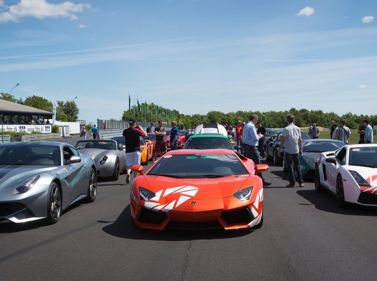 Til Sportscar Event kan du bl.a. prøve en tur i en Ferrari F 12, Lamborghini Aventador eller Lamborghini Gallardo.