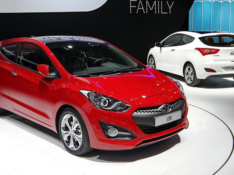 Hyundai i30 tredørs er afdæmpet i designet, men ser flot ud.