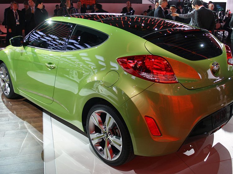 Hyundai Veloster har verdenspremiere i Detroit og kommer snart til Europa. 