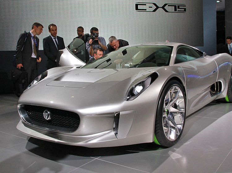 Jaguar C-X75 var en af de mest opsigtsvækkende nyheder på Paris-udstillingen.
