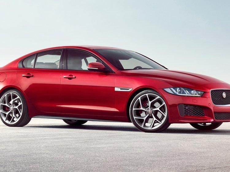 Jaguar XE.