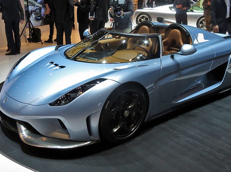Koenigsegg Regera havde verdenspremiere på Genève-udstillingen 2015.