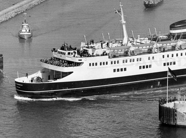 Færgen Kong Frederik IX indviede i 1963 Fugleflugtslinjen.